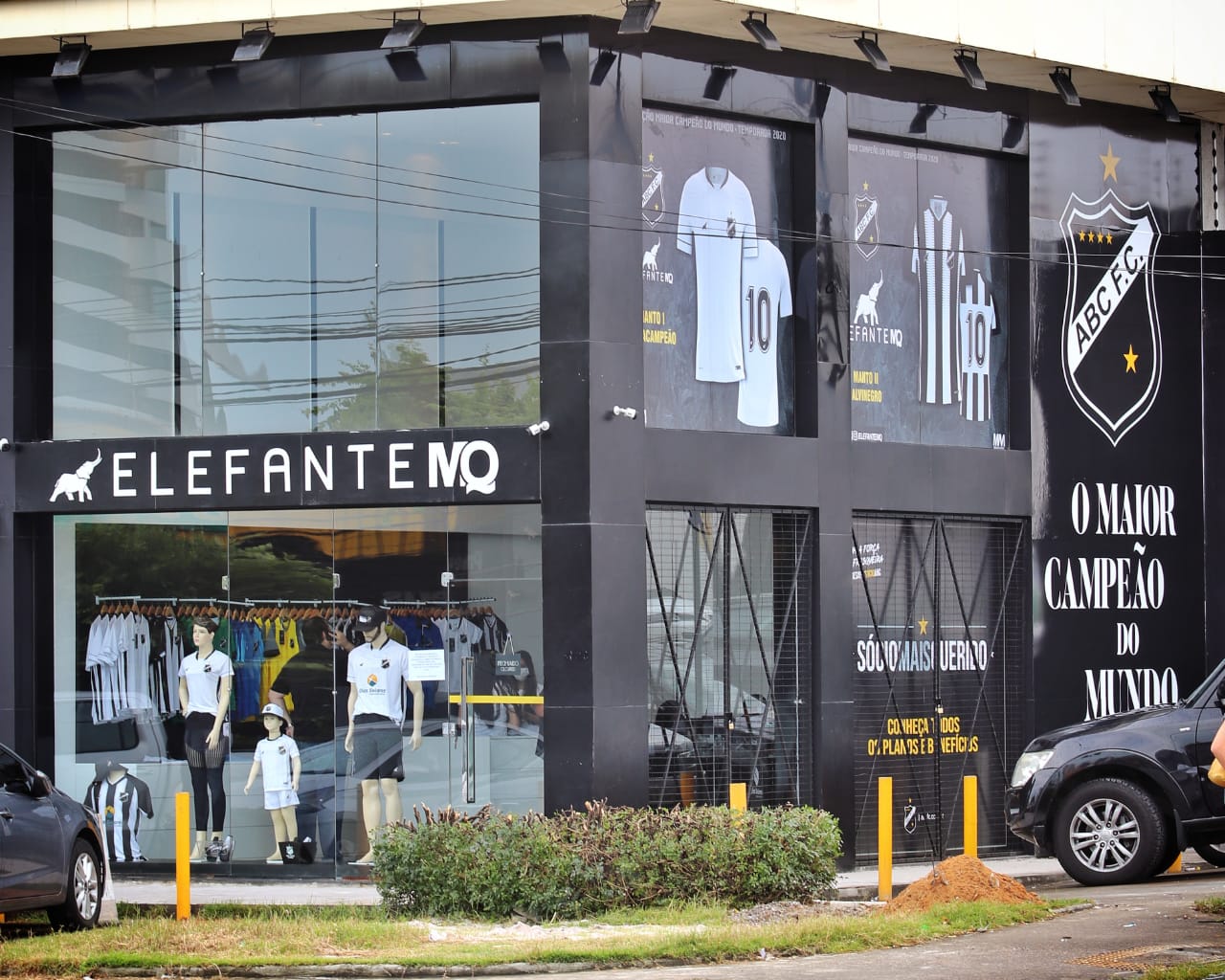 ABC inaugura loja com marca própria