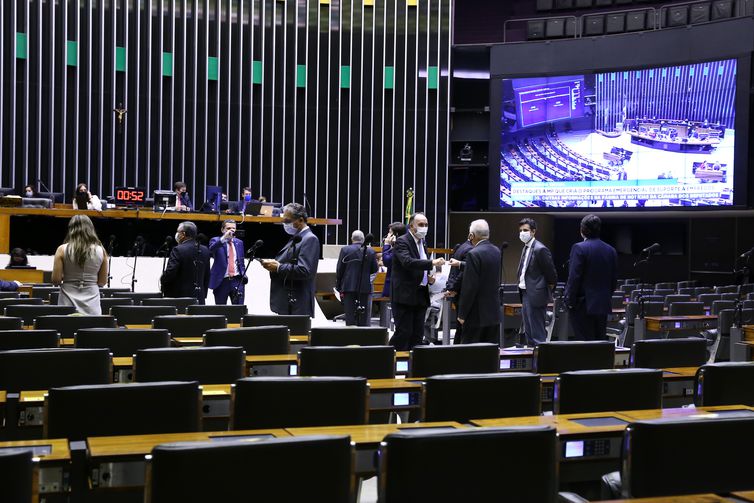 Câmara conclui votação de PEC e aprova Fundeb permanente; projeto vai ao Senado
