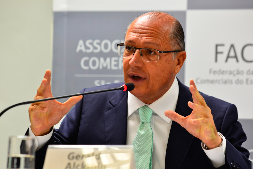 Presidenciável é denunciado por corrupção passiva e lavagem de dinheiro