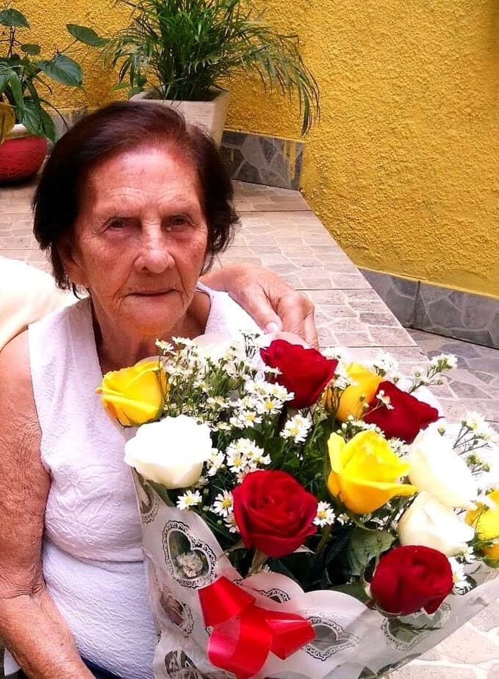 Idosa de 92 anos morre com Covid após receber alta por ter se curado