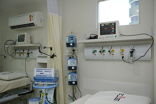 Taxa de cura da Covid-19 é 50% maior em hospitais particulares