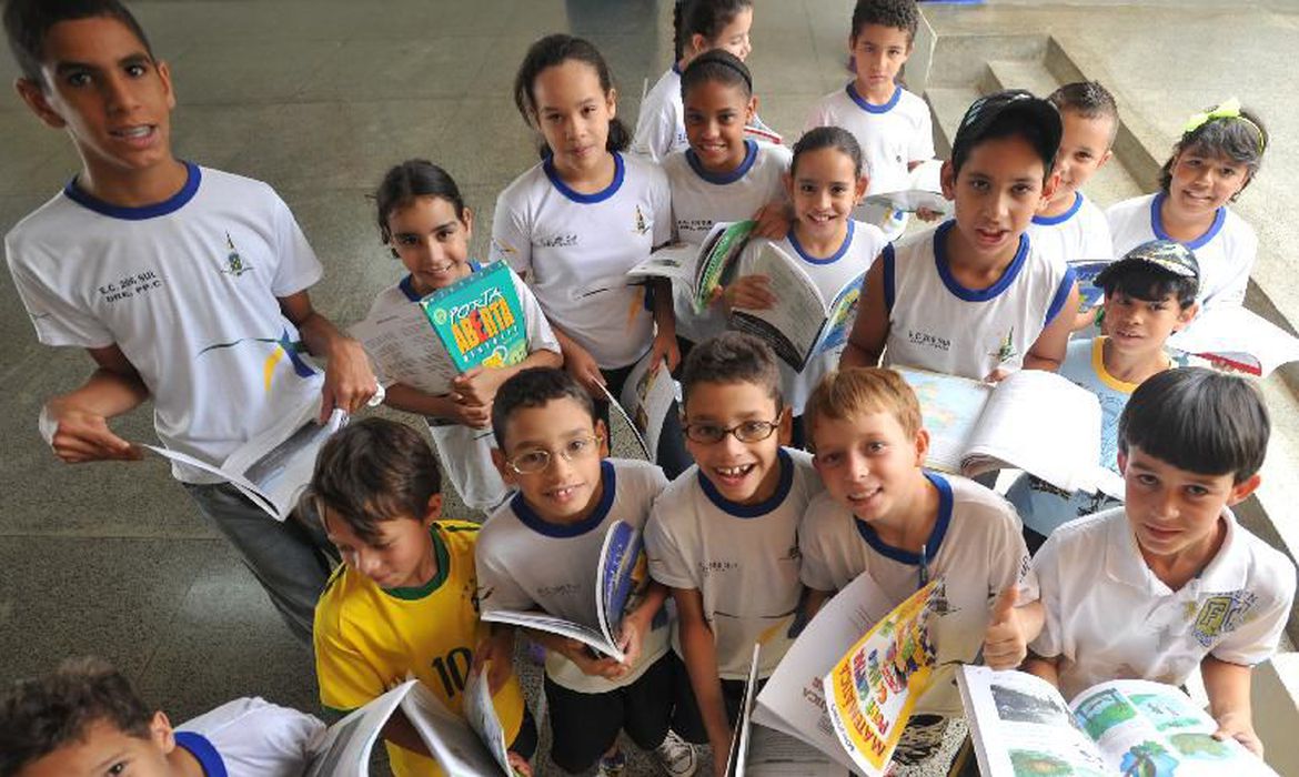 Unicef lança guia para ajudar crianças a manter o aprendizado durante a pandemia
