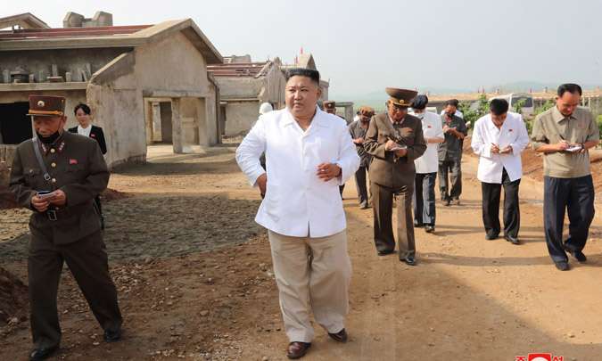 Coreia do Norte anuncia 'primeiro caso suspeito' de Covid-19 no país