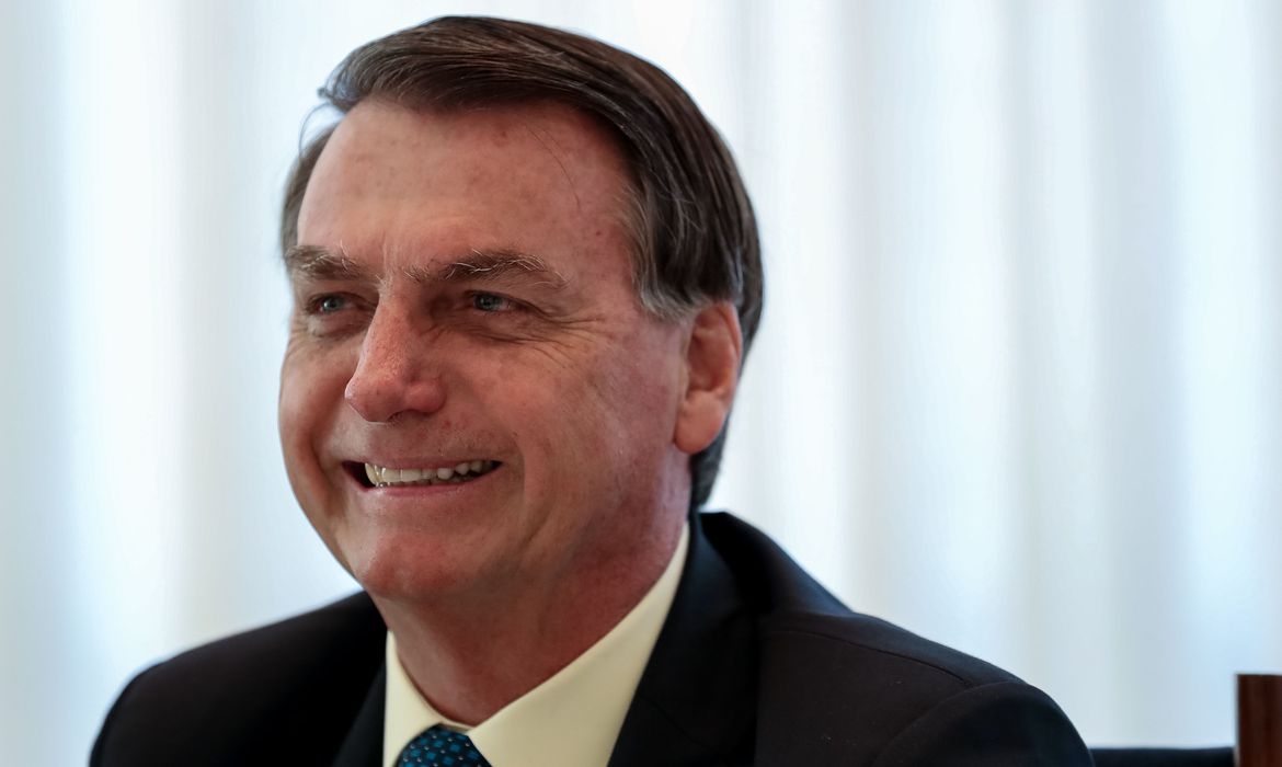 Bolsonaro sanciona lei sobre validade indeterminada de receitas