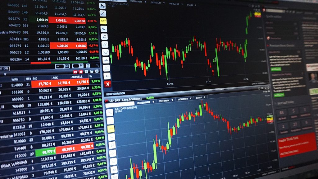 Bolsa fecha no maior nível em quase cinco meses
