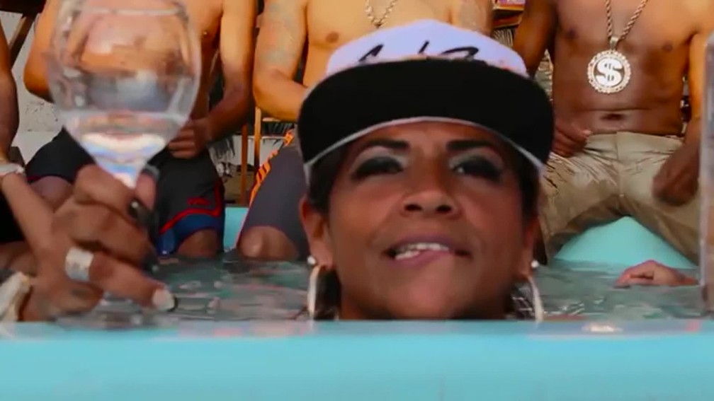 Funkeira morre dias após fazer procedimento estético no RJ