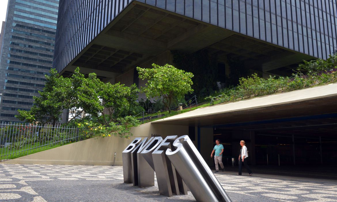 BNDES contrata R$ 3,3 bilhões em créditos para empresas