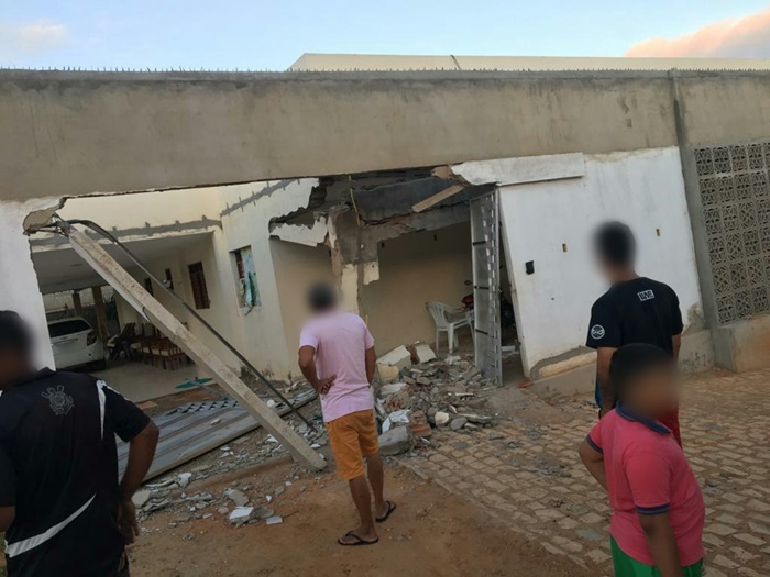 FOTOS: Vereador do RN sofre atentado e casa fica destruída após tiros; veja