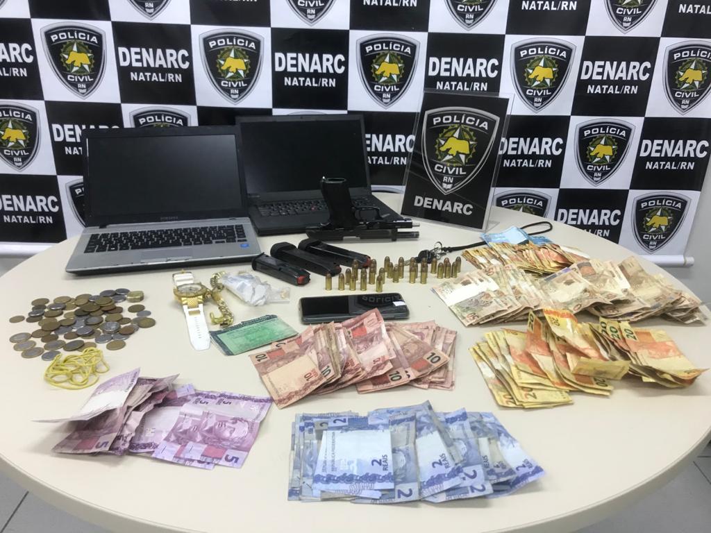 Polícia prende suspeito no Paço da Pátria e recupera arma roubada de policial