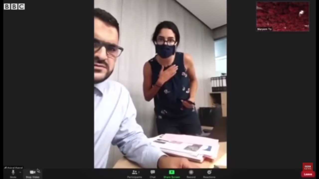 VÍDEO: Explosão em Beirute derruba repórter de cadeira durante entrevista