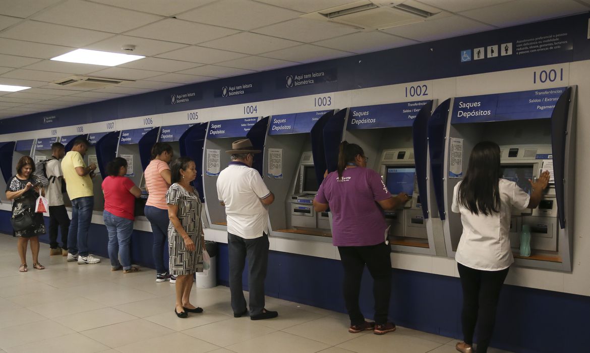 Caixa libera na segunda FGTS emergencial para nascidos em julho; veja calendário