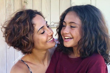 Atriz global consagrada e a filha estão com malária