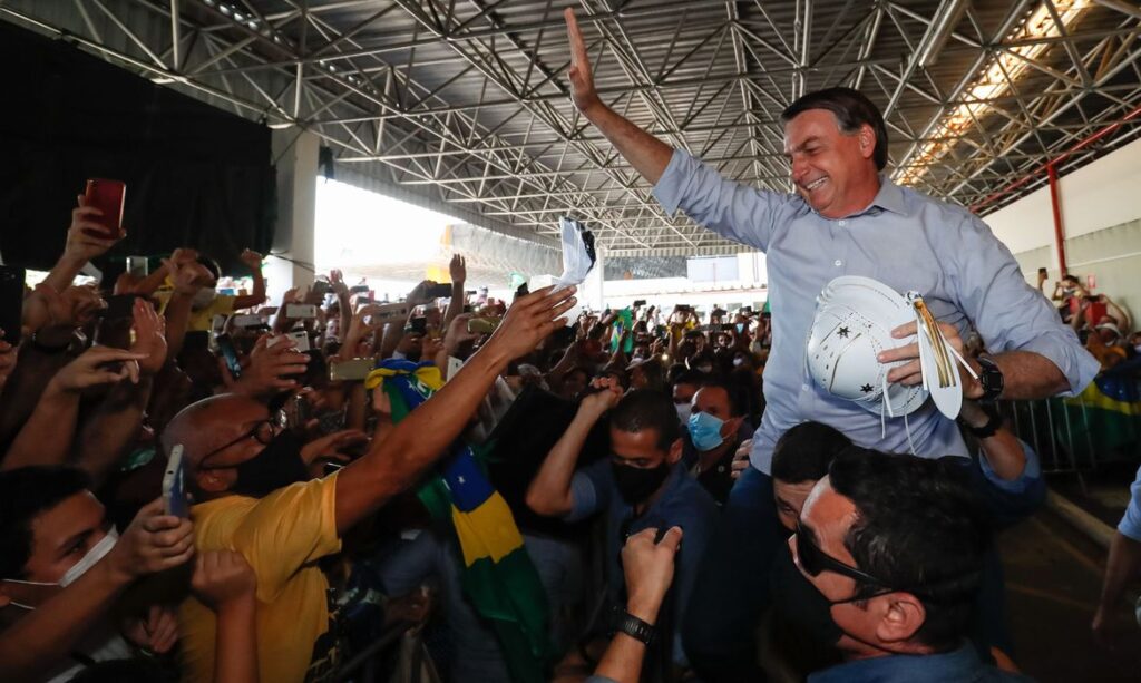 Bolsonaro no RN: habitação, poços, dessalinizadores e carcinicultura na agenda