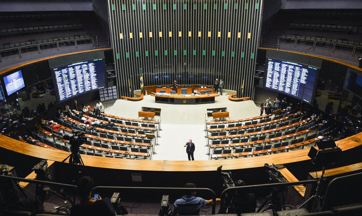 Confira o voto dos deputados do RN no congelamento de salários de servidores