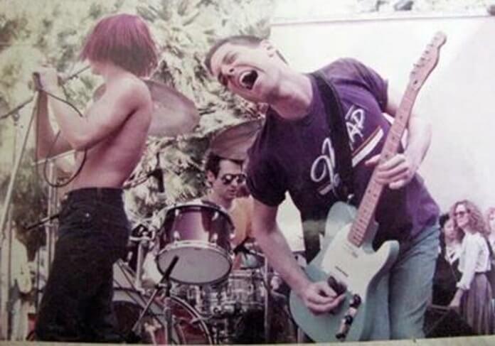 Ex-guitarrista do Red Hot Chili Peppers morre aos 64 anos