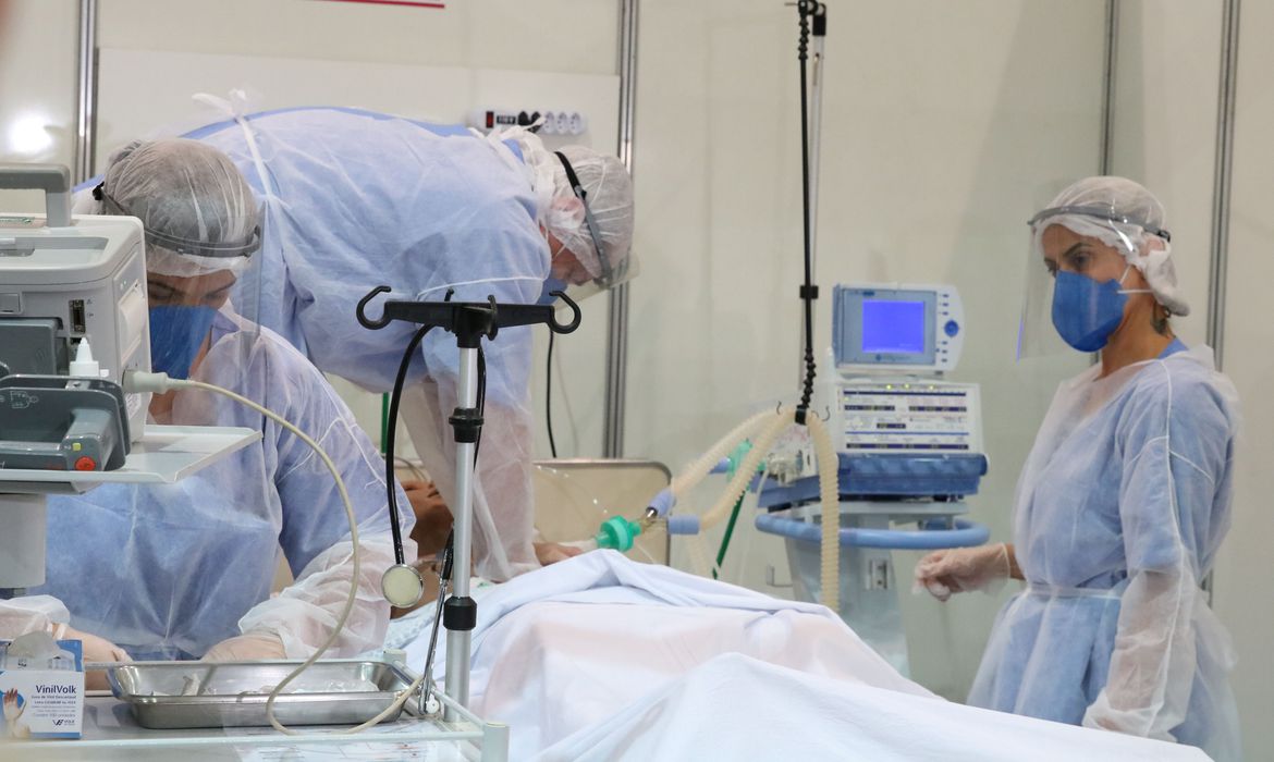 Brasil chega a 3,58 milhões de casos e 114,25 mil mortes por covid-19
