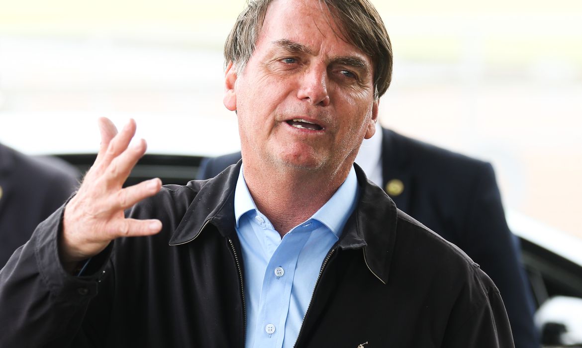 Bolsonaro: "Cinco meses depois OMS diz que saúde e economia são inseparáveis"