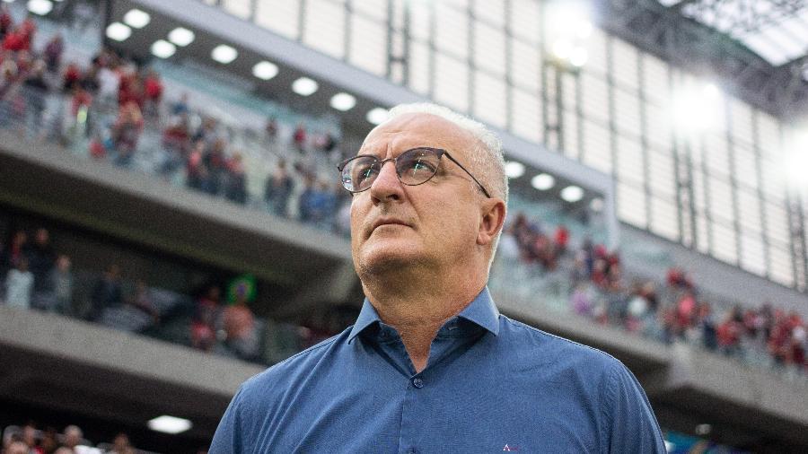 Com Covid-19, técnico de clube da Série A é demitido após derrotas