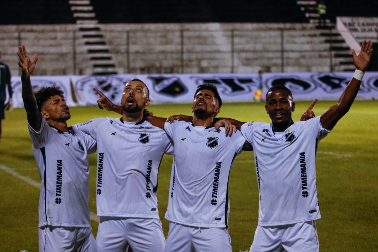 ABC vence América, ganha vantagem de empate e leva decisão para o Frasqueirão