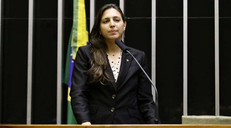 Natália Bonavides é a única do RN a votar contra novo marco regulatório do gás