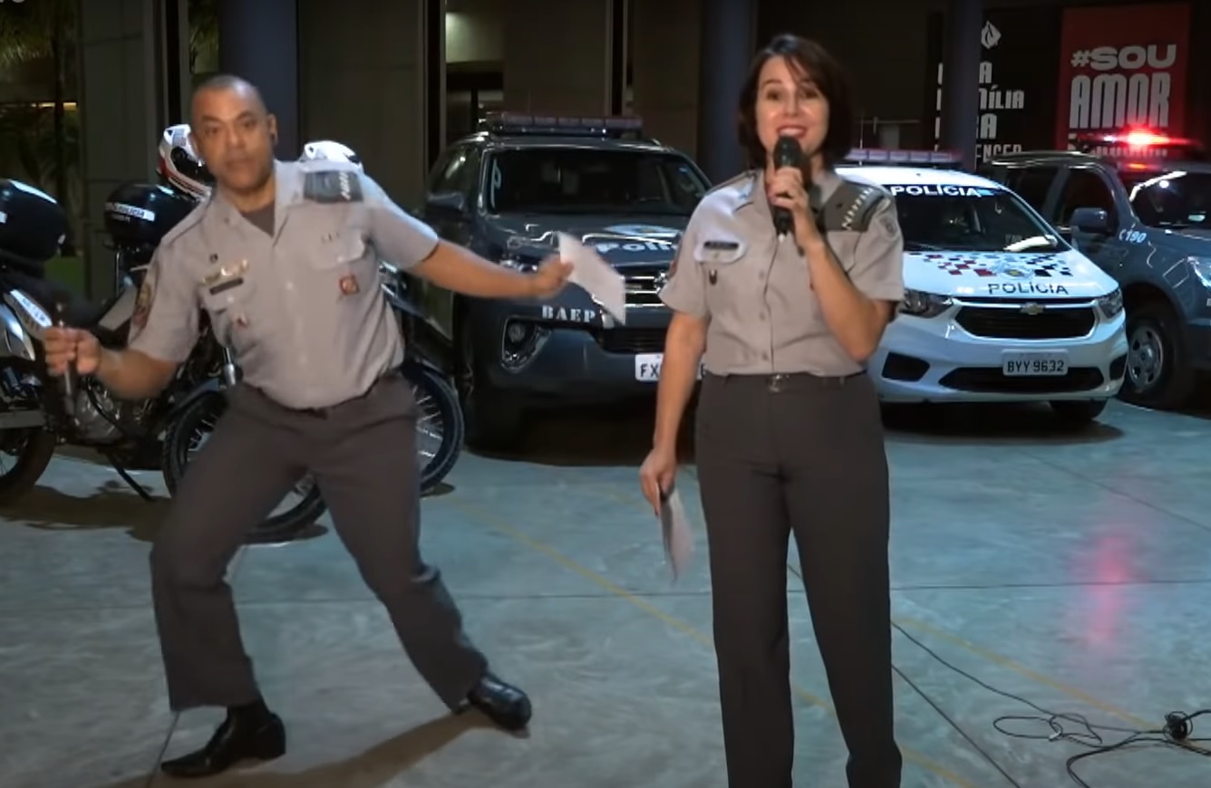 VÍDEO: PM dança em live beneficente do comando e viraliza na web; assista