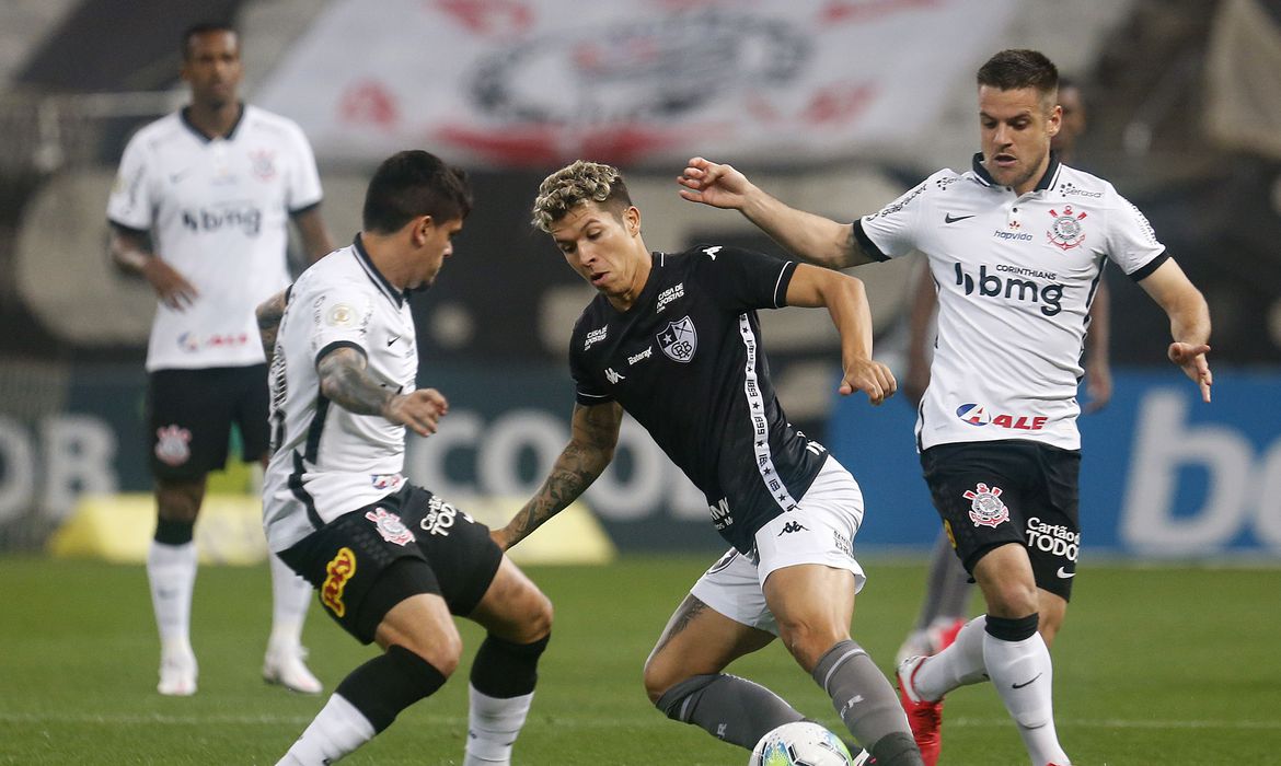 Corinthians e Botafogo ficam no empate; Fla vence 3ª seguida