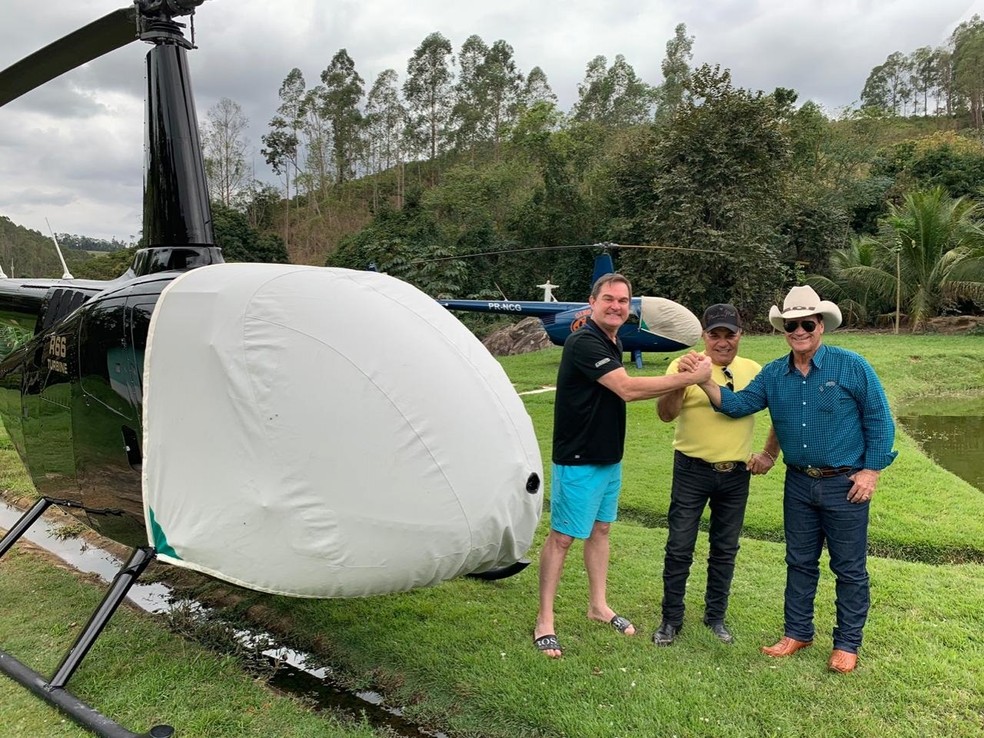 Helicóptero com dupla sertaneja apresenta falhas e faz pouso de emergência