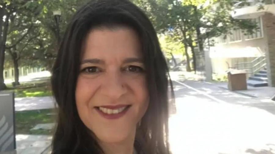 Com covid, professora passa mal durante videoaula e morre