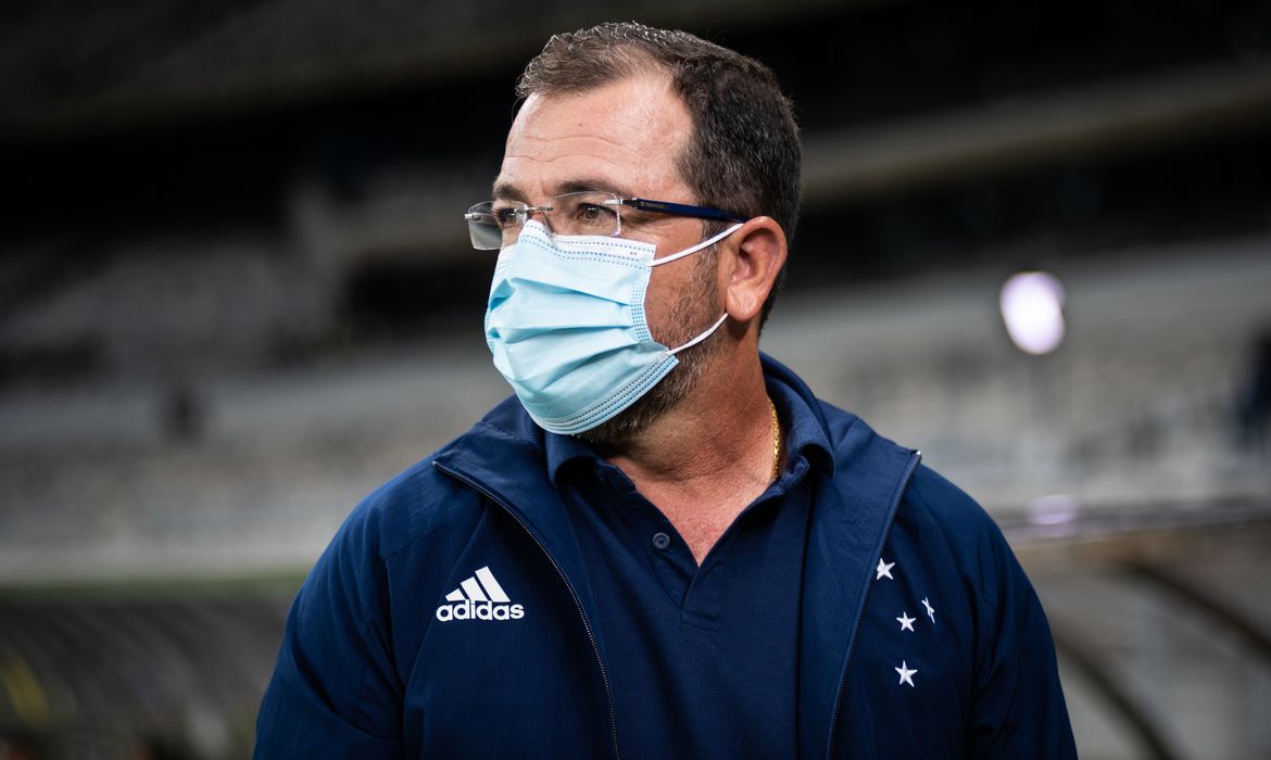 Cruzeiro demite Enderson Moreira após seis jogos sem vitórias