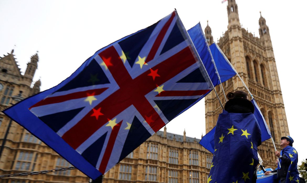 Brexit: Reino Unido prepara saída sem acordo comercial