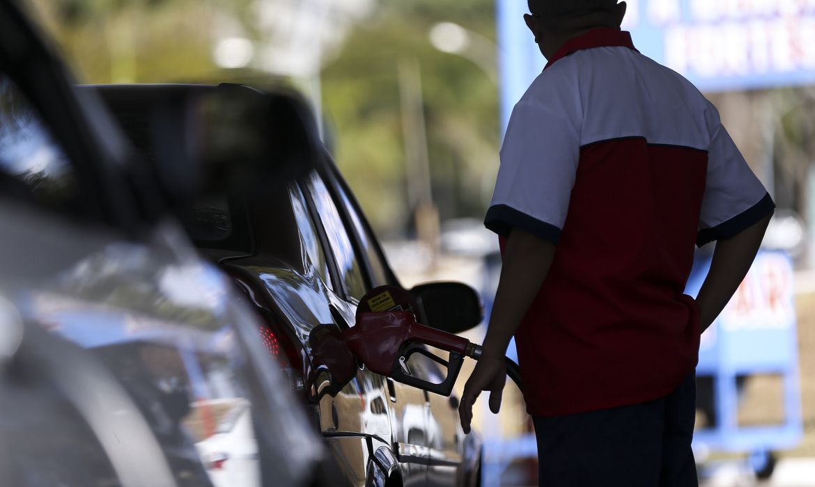 Petrobras reduz preços da gasolina e do diesel nas refinarias