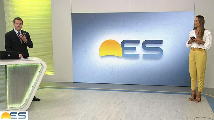 Apresentador da Globo dá bronca ao vivo em espectadora que perdeu jornal