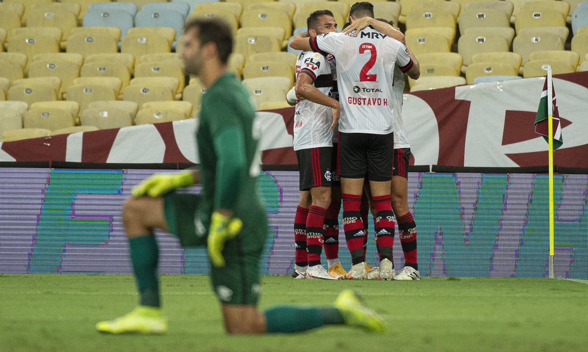 Brasileiro: Flamengo vence e entra de vez na briga pela liderança
