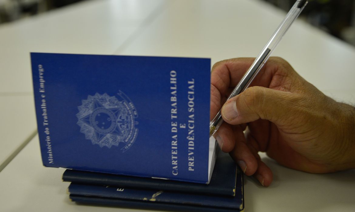 Agosto registra queda no número de pedidos de seguro-desemprego