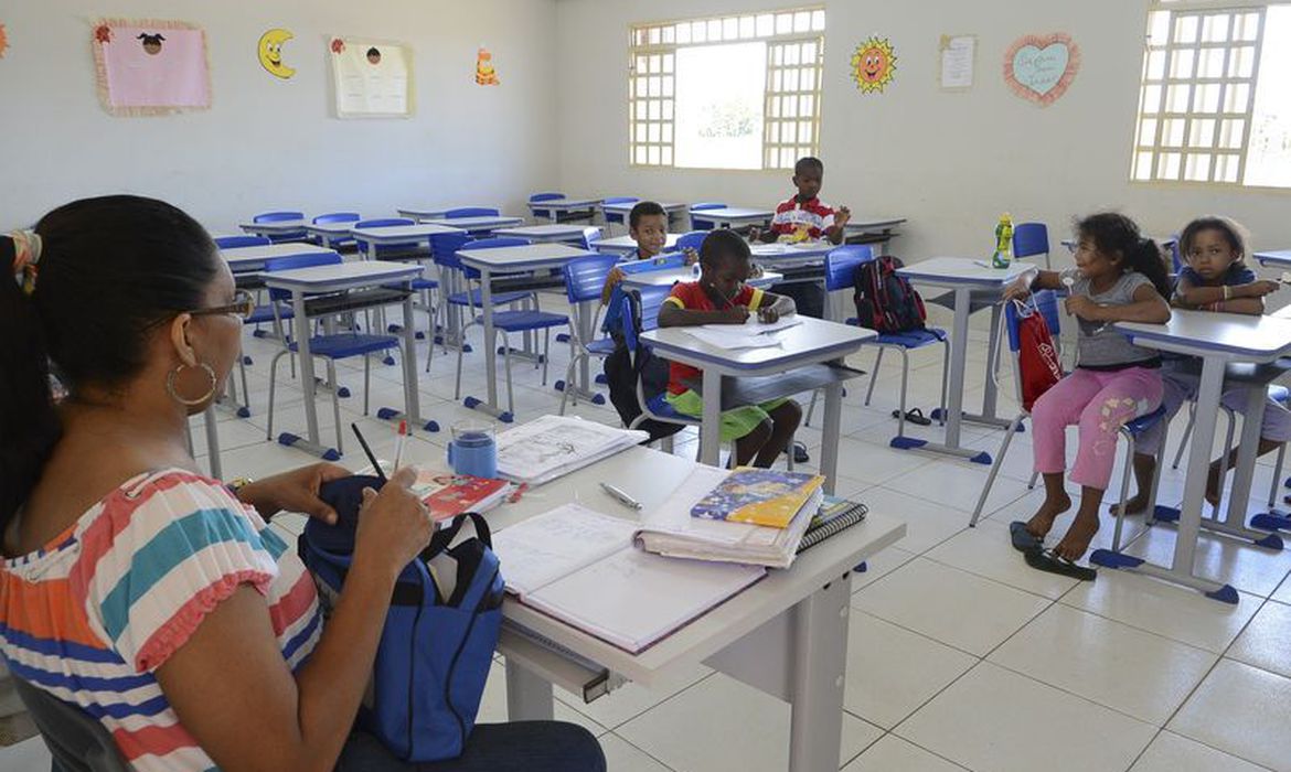 OMS: na maioria dos casos, reabertura escolar não agravou pandemia