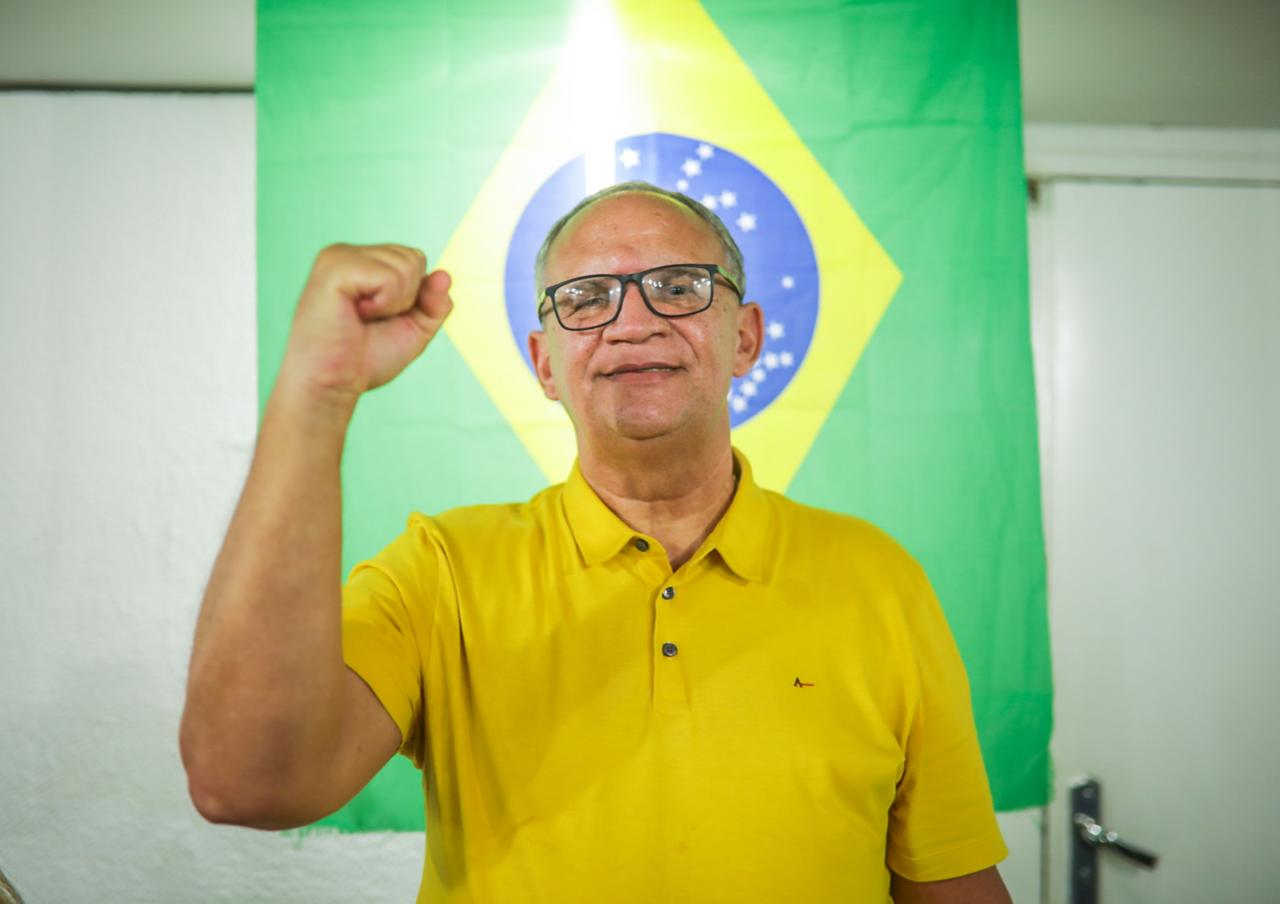 Professor Mário Sérgio oficializa candidatura pelo PTB à vereador de Natal