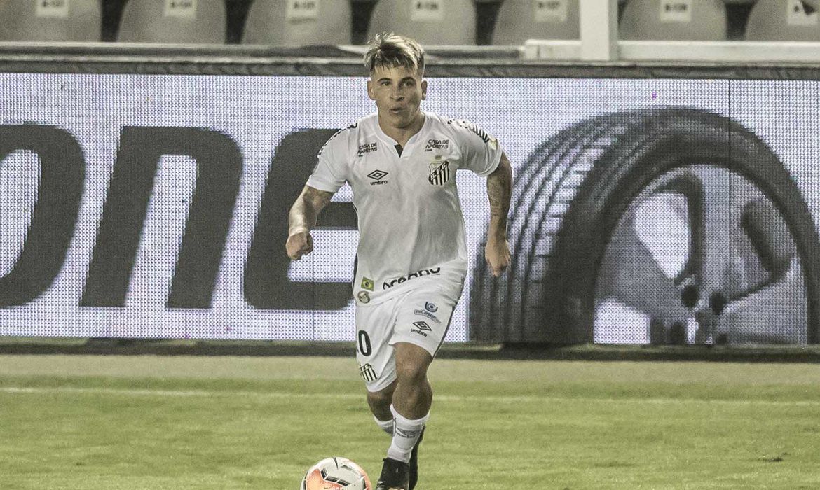 Fifa proíbe Santos de registrar jogadores por dívida em contratação de Soteldo