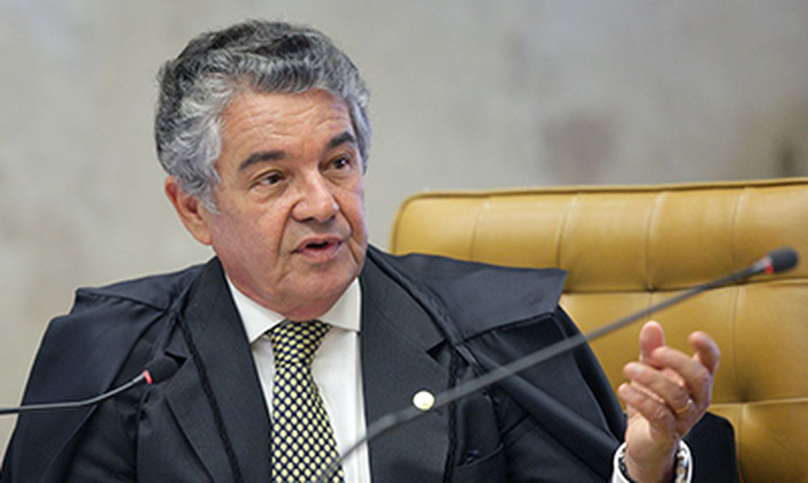 Marco Aurélio adia depoimento de Bolsonaro e leva recurso ao plenário
