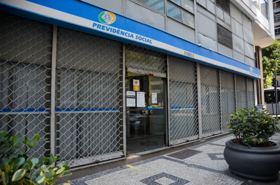 Governo convoca médicos peritos para atendimento nas agências do INSS