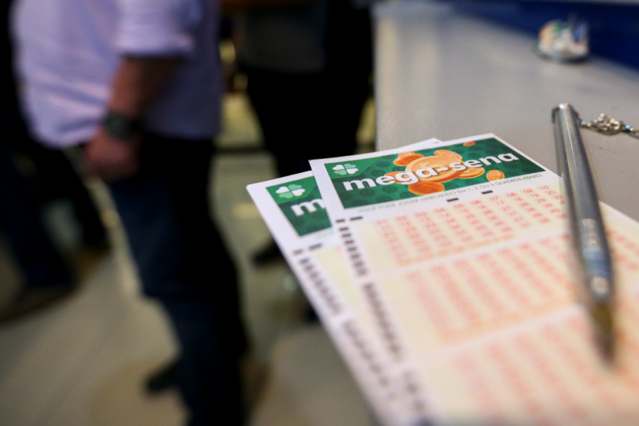 Mega-Sena acumula e paga R$ 43 milhões na próxima quarta; veja números sorteados