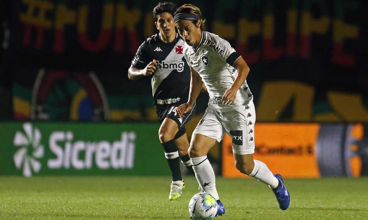 Botafogo segura empate com Vasco e avança na Copa do Brasil