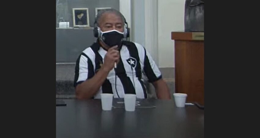 VÍDEO: Ex-jogador usa fala machista ao reclamar de árbitra: "vai lavar roupa"