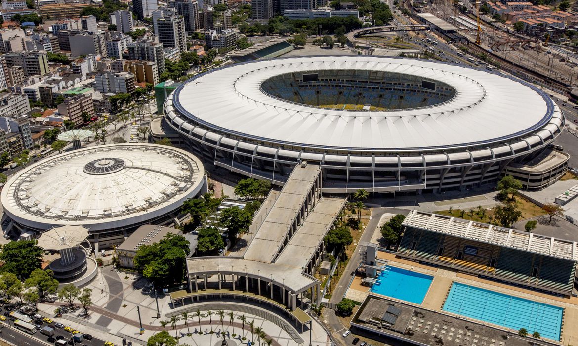Decreto libera torcida em estádios de futebol no Estado do Rio