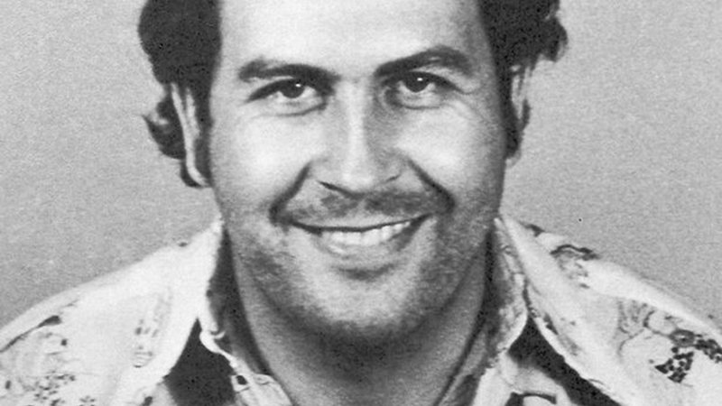 Sobrinho de Pablo Escobar acha R$ 100 mi escondidos em parede de apartamento