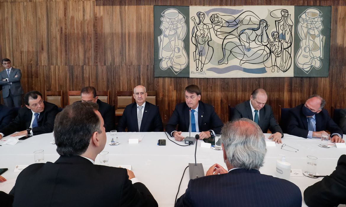 VÍDEO: Bolsonaro anuncia criação do programa Renda Cidadã