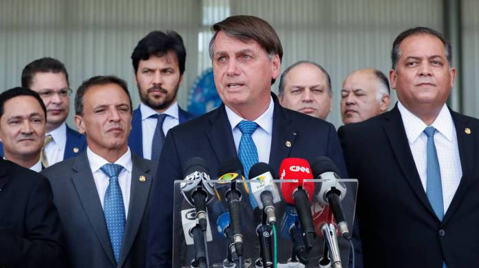 Após repercussão, governo discute abandonar precatórios em programa social