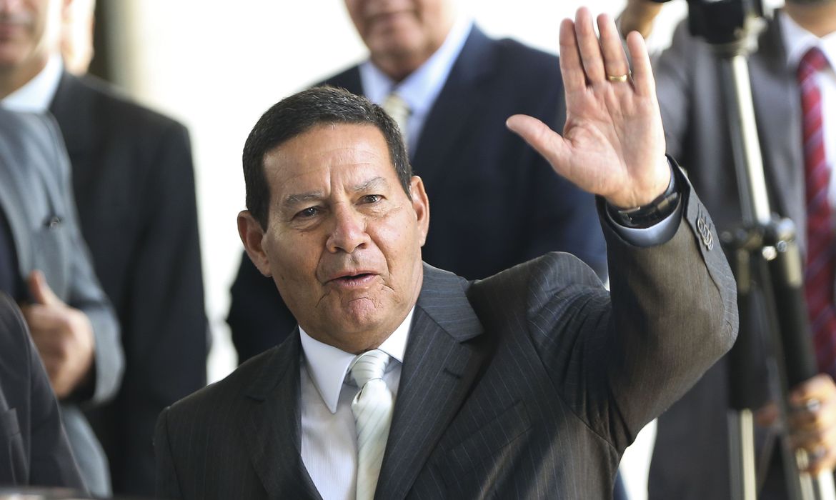 Vice-presidente Mourão anuncia seu candidato a prefeito de Natal; saiba quem é
