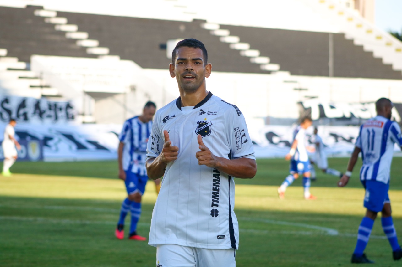 Artilheiro recebe proposta do futebol árabe e deixa o ABC