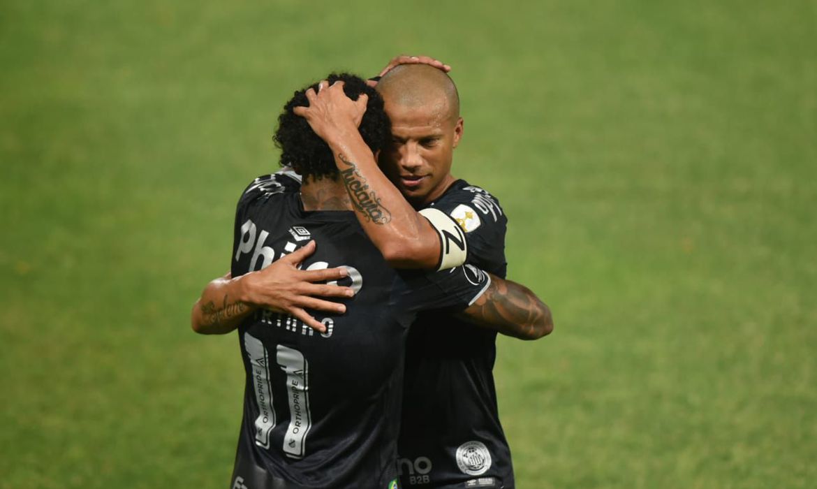Santos vence Olímpia e se classifica para oitavas