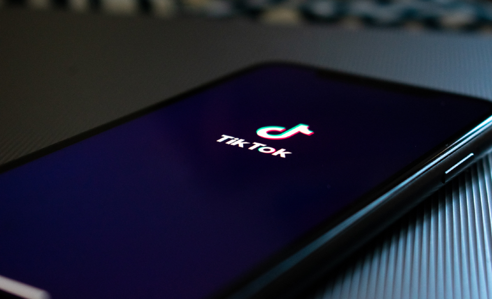 TSE faz parcerias com Twitter e TikTok para combater desinformação nas eleições